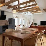 Апартаменты Modernes Maisonette-apartment Mit Terrasse I