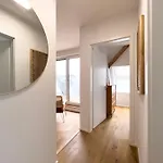 Апартаменты Modernes Maisonette-apartment Mit Terrasse I Аугсбург