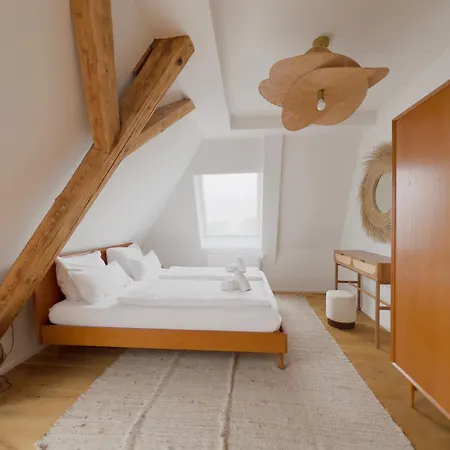 Modernes Maisonette-apartment Mit Terrasse I *