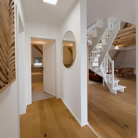 Modernes Maisonette-apartment Mit Terrasse I * Augusta