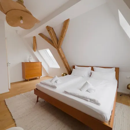 Modernes Maisonette-apartment Mit Terrasse I